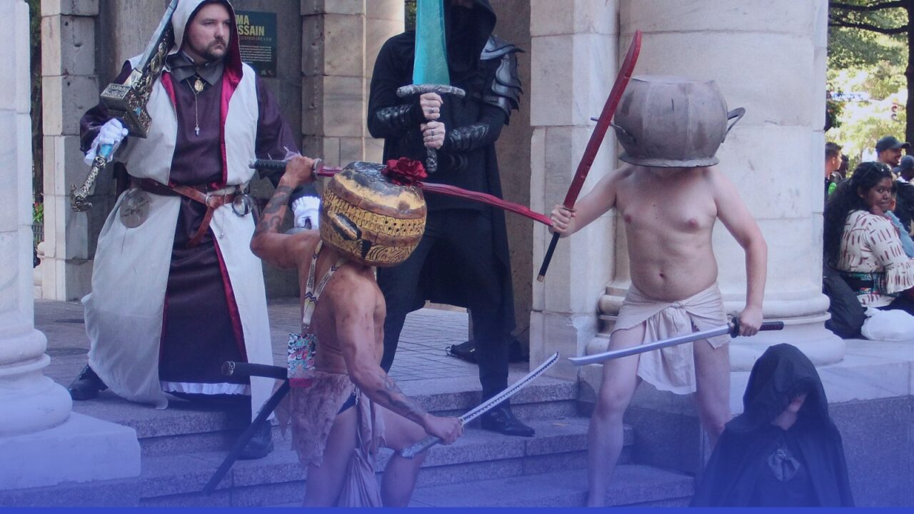 A cosplayer dressed as the Tarnished from Elden Ring